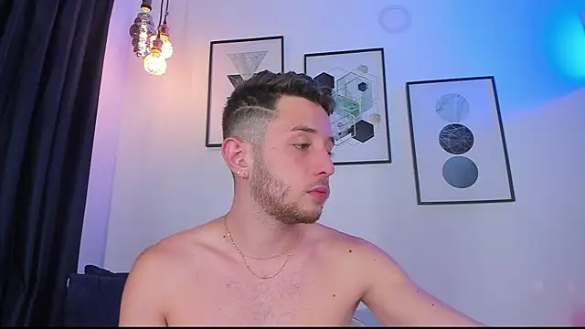 Snapshot of Juan_Castano chatting on 3, 1, 2025 Juan Castano online show from 3, 1, 2025