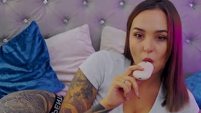 MeIisaLove online show from 11, 9, 2025