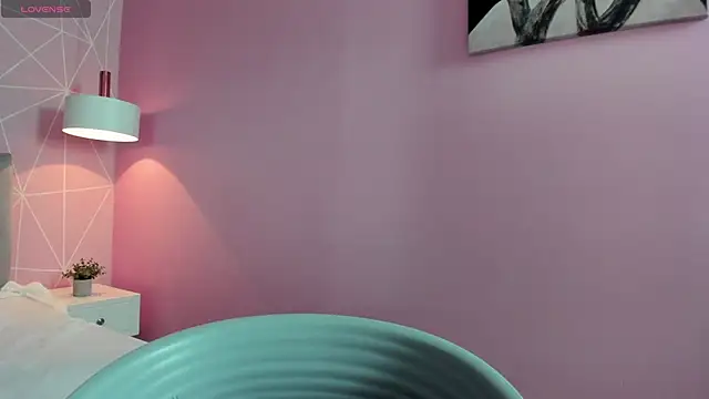 dolly zoe online show from 20, 3, 2025