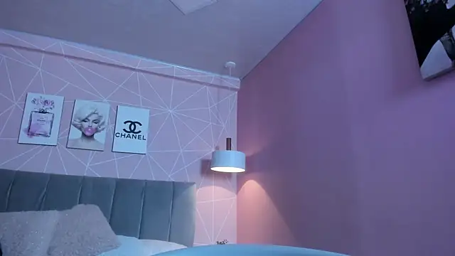 dolly zoe online show from 19, 9, 2025