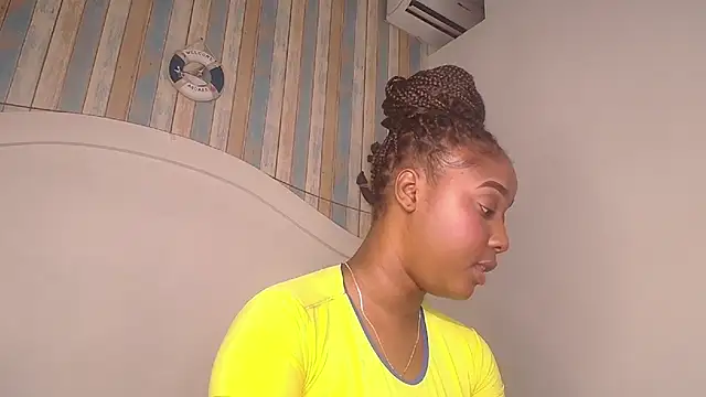Snapshot of MichaelaCox chatting on 27, 6, 2026 MichaelaCox online show from 27, 6, 2026