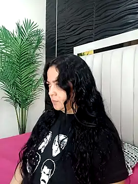 lucia vonne  online show from 4, 2, 2025