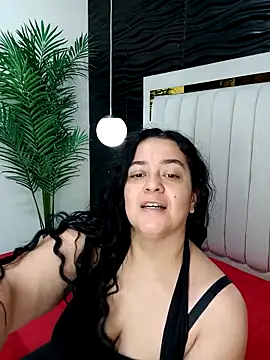 lucia vonne  online show from 26, 2, 2025