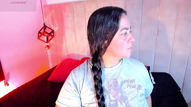 lucia vonne  online show from 17, 12, 2025