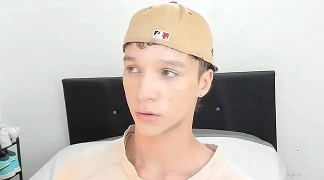 Snapshot of angelcortes chatting on 10, 1, 2025 angelcortes online show from 10, 1, 2025