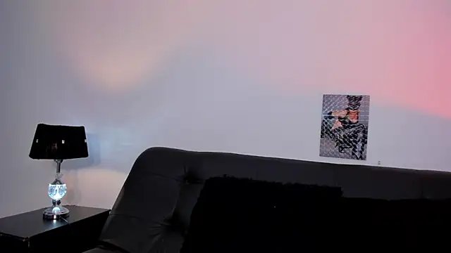 xhenisa  online show from 1, 2, 2025