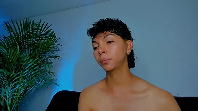 xhenisa  online show from 20, 11, 2025