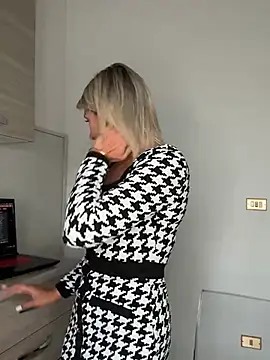 petrouchkaaa  online show from 15, 5, 2026