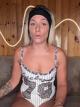 petrouchkaaa  online show from 16, 7, 2026