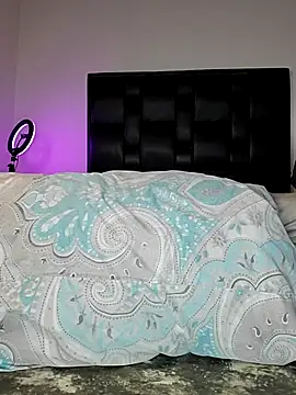 Snapshot of LarissaGaby01 chatting on 18, 3, 2025 LarissaGaby01 online show from 18, 3, 2025