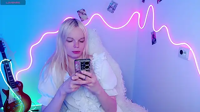 Emily Nyaffee online show from 3, 11, 2025