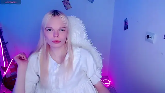 Emily Nyaffee online show from 22, 11, 2025