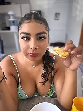 NatashaBrown12 online show from 26, 4, 2026