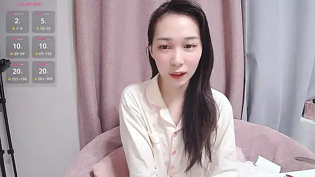 Snapshot of tw_Sutew chatting on 10, 3, 2025 tw Sutew online show from 10, 3, 2025