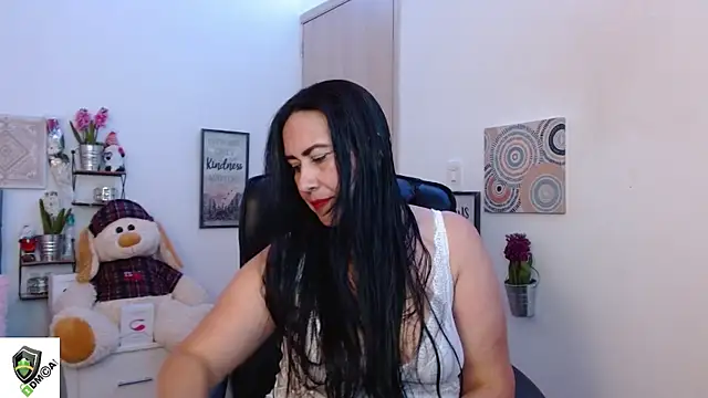 Snapshot of amalia_brunette chatting on 6, 12, 2024 amalia brunette online show from 6, 12, 2024