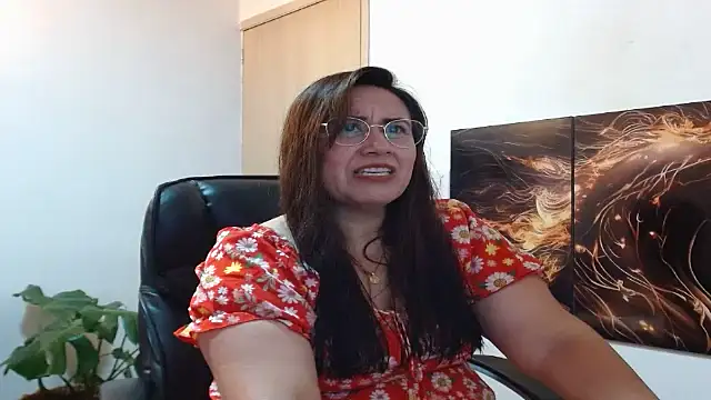 Snapshot of amalia_brunette chatting on 18, 9, 2025 amalia brunette online show from 18, 9, 2025