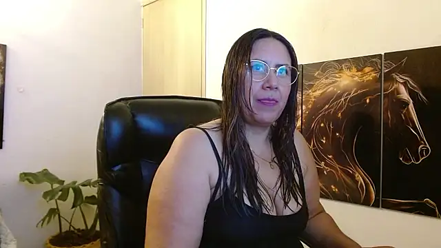 Snapshot of amalia_brunette chatting on 18, 3, 2026 amalia brunette online show from 18, 3, 2026