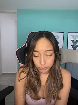 DianaHopson online show from 5, 1, 2025