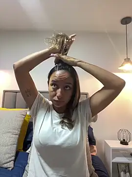 DianaHopson online show from 10, 1, 2025