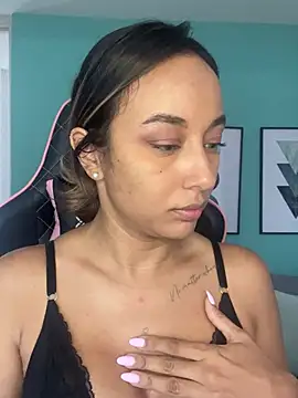 DianaHopson online show from 17, 1, 2025