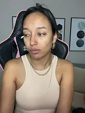 DianaHopson online show from 23, 2, 2025