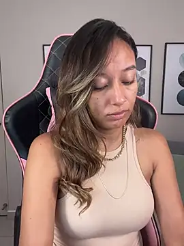 DianaHopson online show from 4, 3, 2025