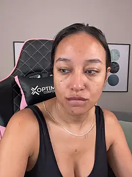 DianaHopson online show from 8, 3, 2025