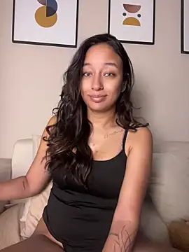 DianaHopson online show from 28, 6, 2026