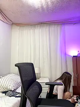 lilian prada online show from 10, 5, 2026