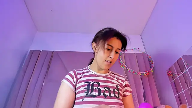 AngelaLinaresx69 online show from 30, 4, 2026