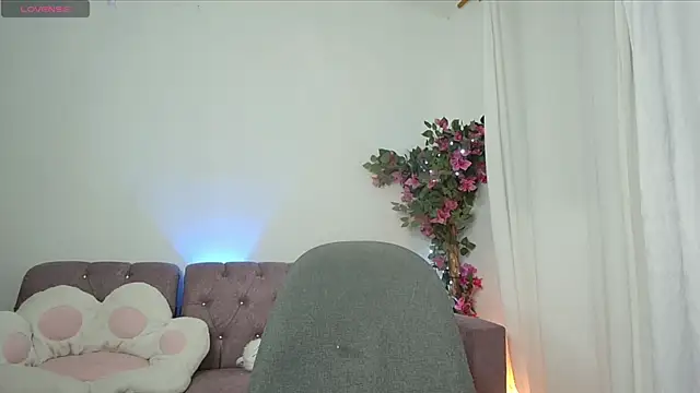 Snapshot of keissy_rincon_ chatting on 4, 1, 2025 keissy rincon  online show from 4, 1, 2025