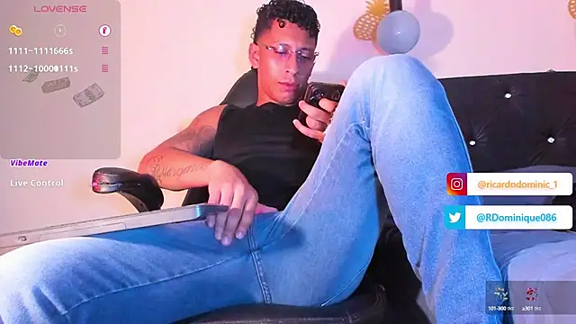 Snapshot of FuckHardlove chatting on 20, 12, 2024 FuckHardlove online show from 20, 12, 2024