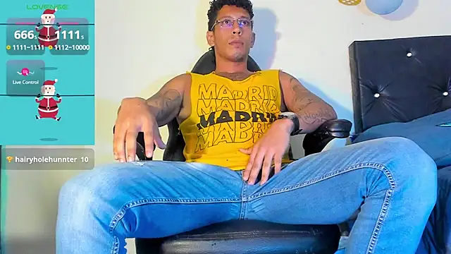 Snapshot of FuckHardlove chatting on 30, 12, 2024 FuckHardlove online show from 30, 12, 2024