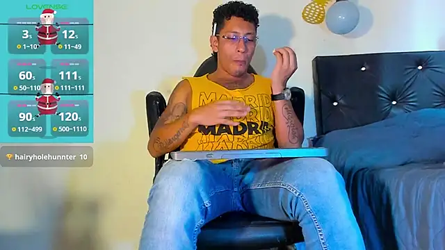 Snapshot of FuckHardlove chatting on 30, 12, 2024 FuckHardlove online show from 30, 12, 2024