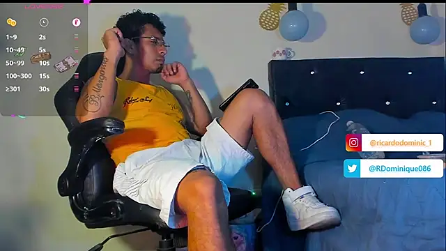 Snapshot of FuckHardlove chatting on 15, 1, 2025 FuckHardlove online show from 15, 1, 2025