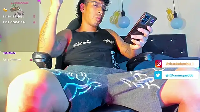 Snapshot of FuckHardlove chatting on 3, 2, 2025 FuckHardlove online show from 3, 2, 2025