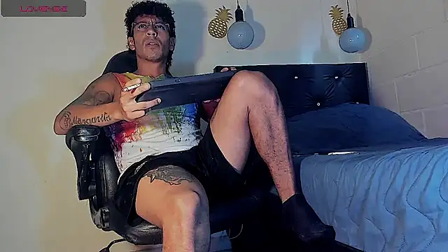 Snapshot of FuckHardlove chatting on 19, 3, 2025 FuckHardlove online show from 19, 3, 2025