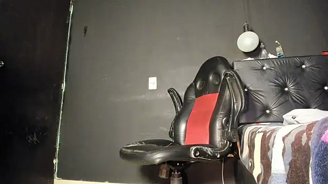 Snapshot of FuckHardlove chatting on 22, 6, 2026 FuckHardlove online show from 22, 6, 2026