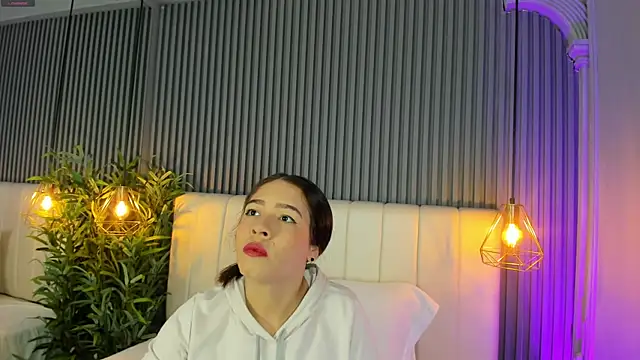 SaraRiley online show from 13, 12, 2025