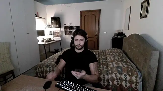 Snapshot of Alexox02 chatting on 20, 12, 2024 Alexox02 online show from 20, 12, 2024