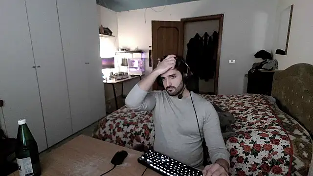 Snapshot of Alexox02 chatting on 4, 1, 2025 Alexox02 online show from 4, 1, 2025