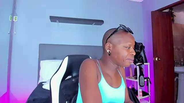 Coco Kiss online show from 7, 10, 2025