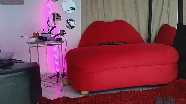 Natasha Wilde  online show from 11, 6, 2026