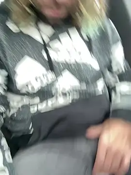 4kUsh2Fashion0 online show from 16, 12, 2024