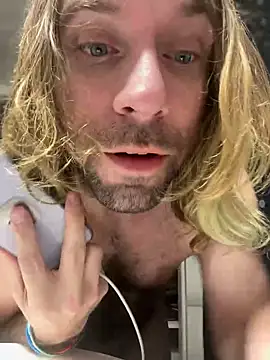 4kUsh2Fashion0 online show from 20, 1, 2025