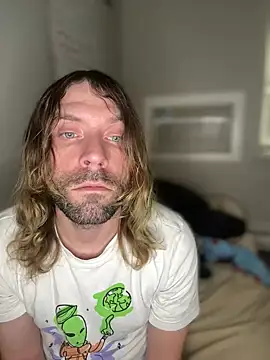 4kUsh2Fashion0 online show from 23, 1, 2025