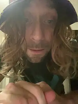 4kUsh2Fashion0 online show from 12, 3, 2025