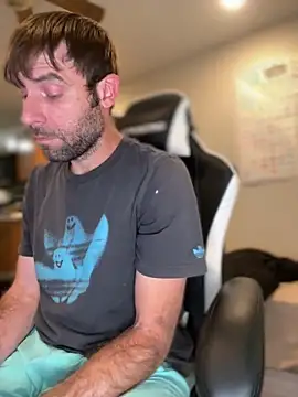 4kUsh2Fashion0 online show from 15, 9, 2025