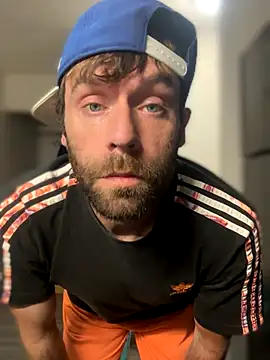 4kUsh2Fashion0 online show from 6, 10, 2025