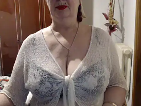 Snapshot of Secretfox chatting on 5, 2, 2025 Secretfox online show from 5, 2, 2025